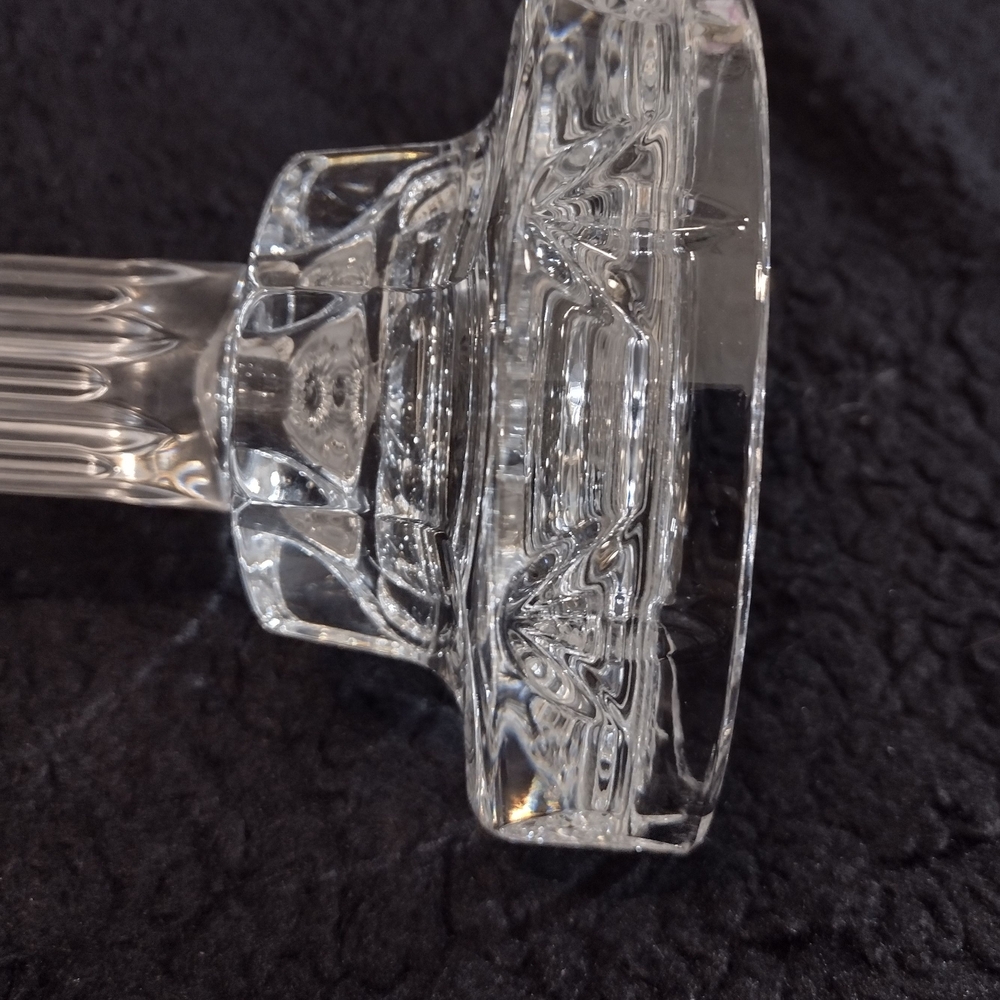 Elegant Clear Glass Candle Holder - Picture 4 of 9